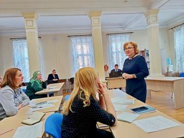 Белем бирү оешмалары җитәкчеләрен «Гомуми белем бирү оешмасы белән идарә итүнең актуаль мәсьәләләре» өстәмә һөнәри квалификация күтәрү программасы буенча укыту тәмамланды