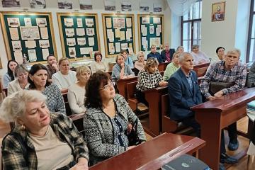 Мәктәп җитәкчеләрен «Гомуми белем бирү оешмасы белән идарә итүнең актуаль мәсьәләләре» өстәмә һөнәри квалификация күтәрү программасы буенча укыту