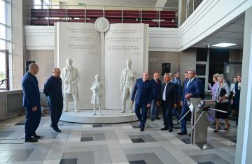 Татарстан Рәисе республиканың яшь педагоглары һәм галимнәре белән очрашты Татарстан Рәисе республиканың яшь педагоглары һәм галимнәре белән очрашты